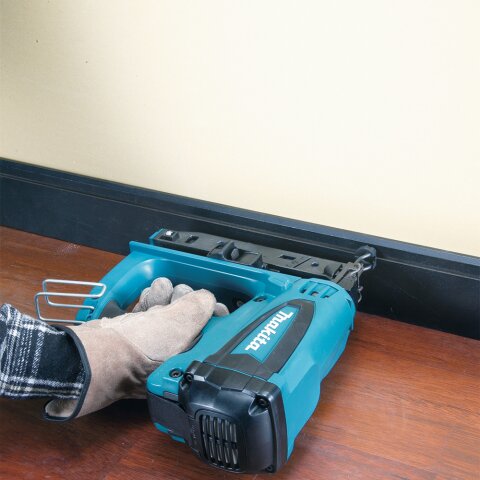 Makita GF600SE Akku-Gas-Stauchkopfnagler 7,2V