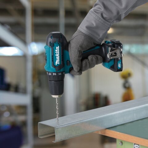 Makita DF333DSAE Akku-Bohrschrauber 12V max. / 2,0 Ah, 2 Akkus + Ladegerät im Transportkoffer