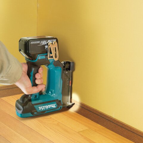 Makita DPT353Z Akku-Pintacker 18V (ohne Akku, ohne Ladegerät)