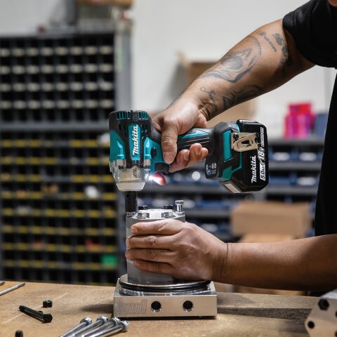 Makita DTW302Z Akku-Schlagschrauber 18V (ohne Akku, ohne Ladegerät)