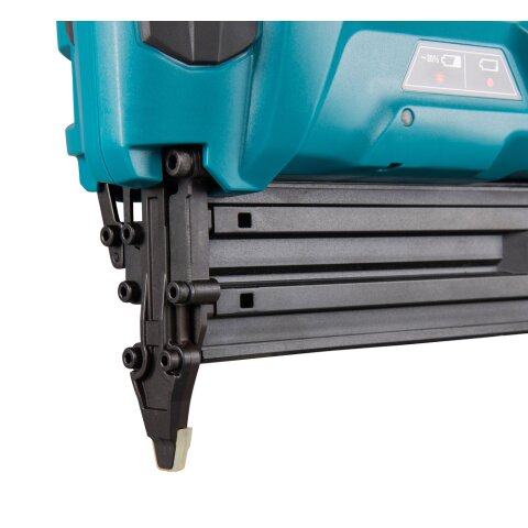 Makita DBN500RTJ Akku-Stauchkopfnagler 50 mm 18V / 5,0 Ah, 2 Akkus + Ladegerät im MAKPAC