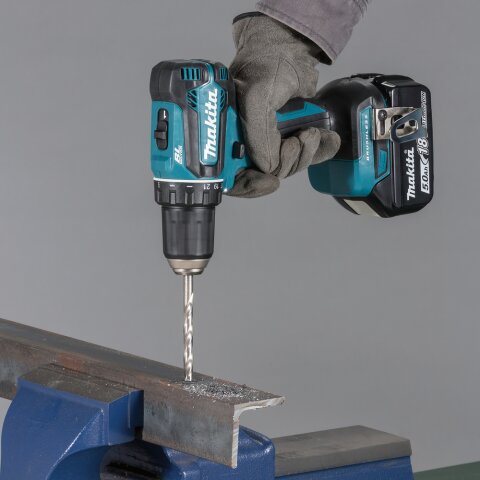 Makita DDF485RTJ Akku-Bohrschrauber 18V / 5,0 Ah, 2 Akkus + Ladegerät im MAKPAC