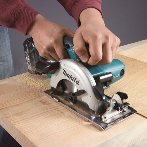 Makita DSS501RTJ Akku-Handkreissäge 51 mm 18V / 5,0 Ah, 2 Akkus + Ladegerät im MAKPAC