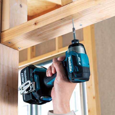 Makita DTD173RTJ Akku-Schlagschrauber 18V / 5,0 Ah, 2 Akkus + Ladegerät im MAKPAC EN