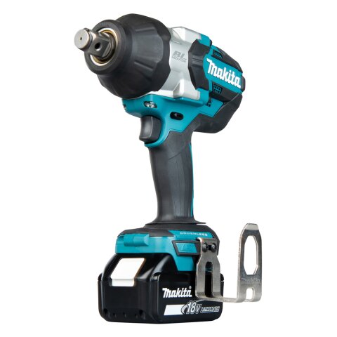 Makita DTW1001RTJ Akku-Schlagschrauber 18V / 5,0 Ah, 2 Akkus + Ladegerät im MAKPAC