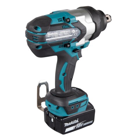 Makita DTW1001RTJ Akku-Schlagschrauber 18V / 5,0 Ah, 2 Akkus + Ladegerät im MAKPAC