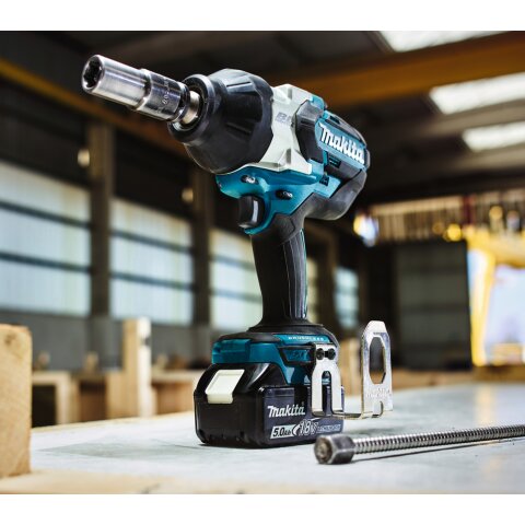 Makita DTW1002RTJ Akku-Schlagschrauber 18V / 5,0 Ah, 2 Akkus + Ladegerät im MAKPAC EN