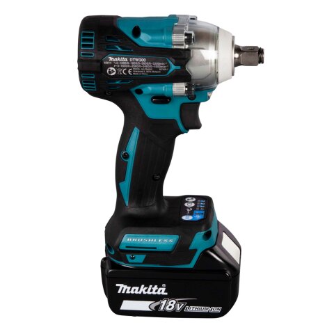 Makita DTW300RTJ Akku-Schlagschrauber 18V / 5,0 Ah, 2 Akkus + Ladegerät im MAKPAC
