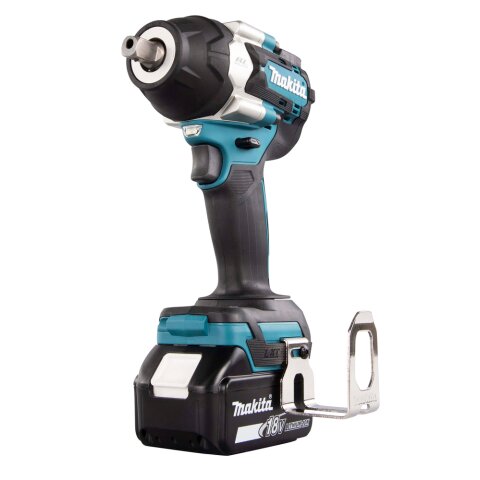 Makita DTW701RTJ Akku-Schlagschrauber 18V / 5,0 Ah, 2 Akkus, Ladegerät im MAKPAC