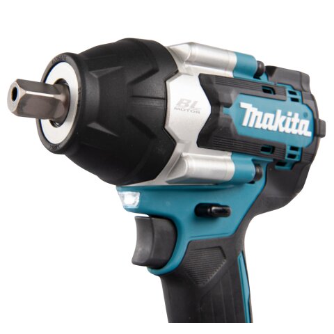 Makita DTW701RTJ Akku-Schlagschrauber 18V / 5,0 Ah, 2 Akkus, Ladegerät im MAKPAC
