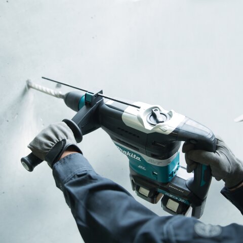 Makita DHR400G2UN Akku-Kombihammer für SDS-MAX 2x18V mit Bluetooth / 6,0 Ah, 2 Akkus + Ladegerät im Transportkoffer