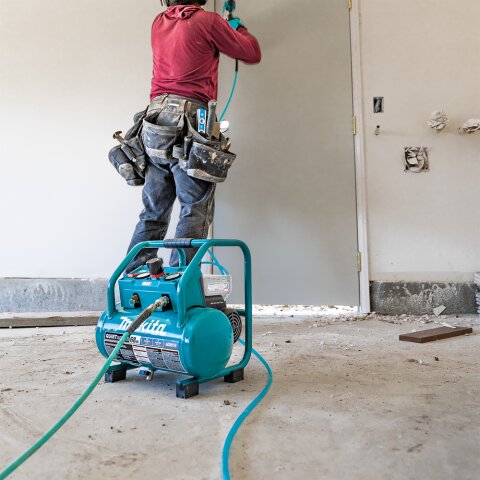Makita AC001GZ Akku-Kompressor 9,3 bar 40V max. (ohne Akku, ohne Ladegerät) EN