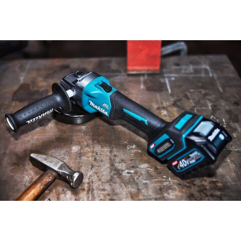 Makita GA008GM201 Akku-Winkelschleifer 40V max. / 4,0 Ah, 2 Akkus + Ladegerät im MAKPAC EN