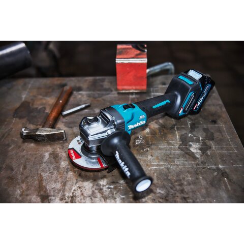 Makita GA008GM201 Akku-Winkelschleifer 40V max. / 4,0 Ah, 2 Akkus + Ladegerät im MAKPAC EN