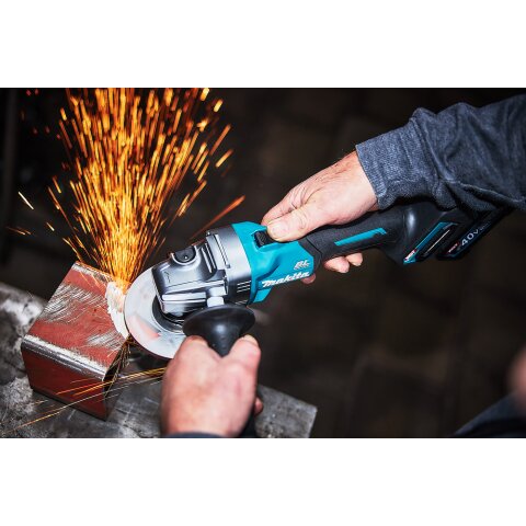 Makita GA008GM201 Akku-Winkelschleifer 40V max. / 4,0 Ah, 2 Akkus + Ladegerät im MAKPAC EN