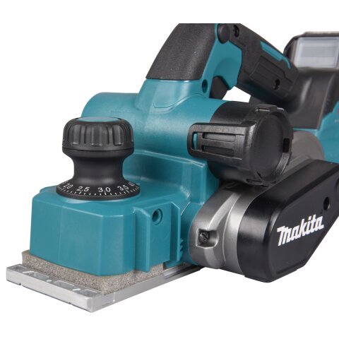 Makita KP001GM201 Akku-Hobel 40V max. / 4,0 Ah, 2 Akkus + Ladegerät im MAKPAC