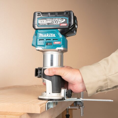Makita RT001GM205 Akku-Multifunktionsfräse 40V max. / 4,0 Ah, 2 Akkus + Ladegerät im MAKPAC