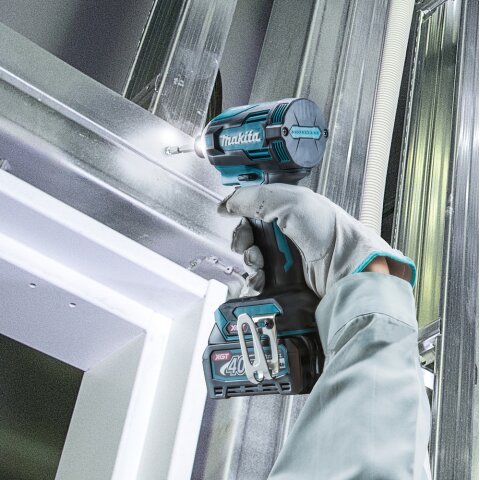 Makita TD001GD201 Akku-Schlagschrauber 40V max. / 2,5 Ah, 2 Akkus + Ladegerät im MAKPAC