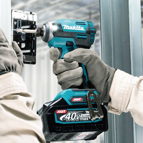 Makita TD003GA202 Akku-Schlagschrauber 40V max. / 2,0 Ah, 2 Akkus + Ladegerät im MAKPAC EN