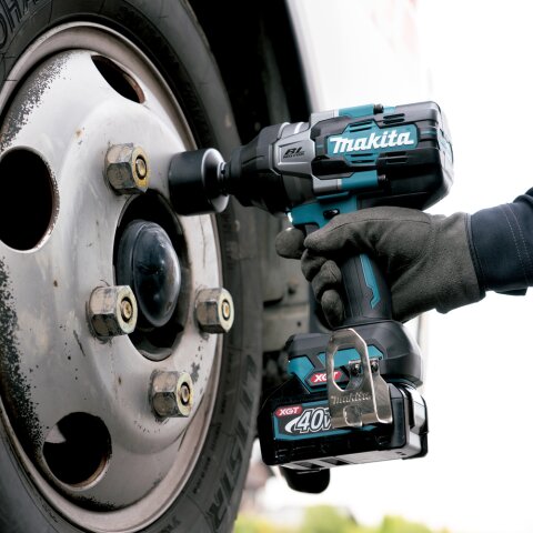 Makita TW002GM201 Akku-Schlagschrauber 40V max. / 4,0 Ah, 2 Akkus + Ladegerät im MAKPAC