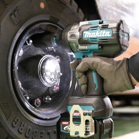 Makita TW002GM201 Akku-Schlagschrauber 40V max. / 4,0 Ah, 2 Akkus + Ladegerät im MAKPAC