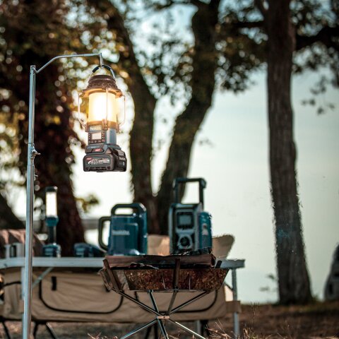 Makita MR009GZ Akku-Radio mit Laterne 40V max. (ohne Akku, ohne Ladegerät) EN