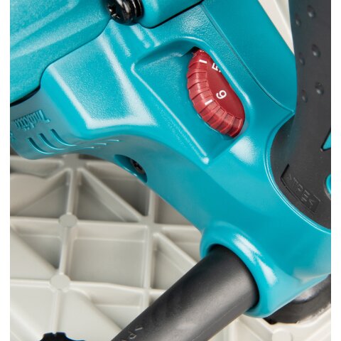 Makita SP6000J1 Tauchsäge mit Führungsschiene + MAKPAC