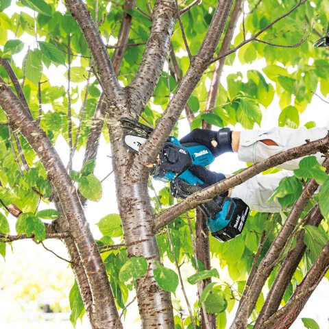Makita DUC101Z Akku-Astsäge 18V (ohne Akku, ohne Ladegerät) EN