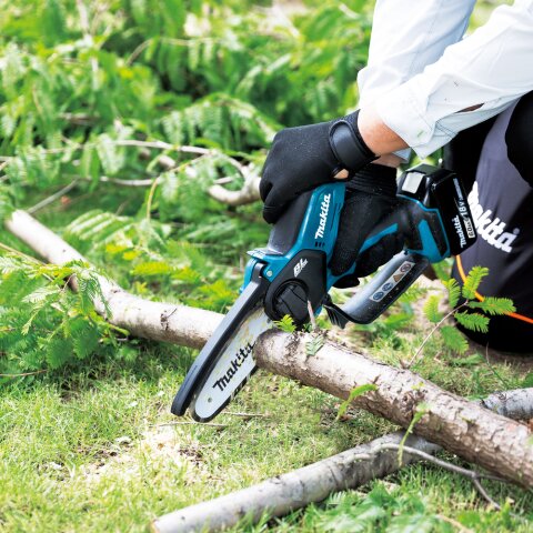 Makita DUC150Z Akku-Astsäge 18V (ohne Akku, ohne Ladegerät)