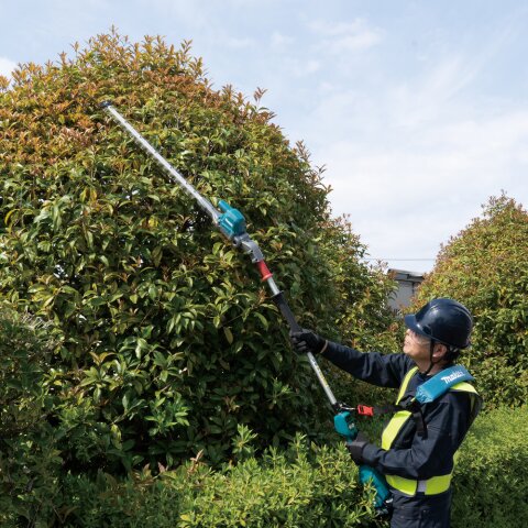 Makita UN001GZ Akku-Heckenschneider 40V max. (ohne Akku, ohne Ladegerät)