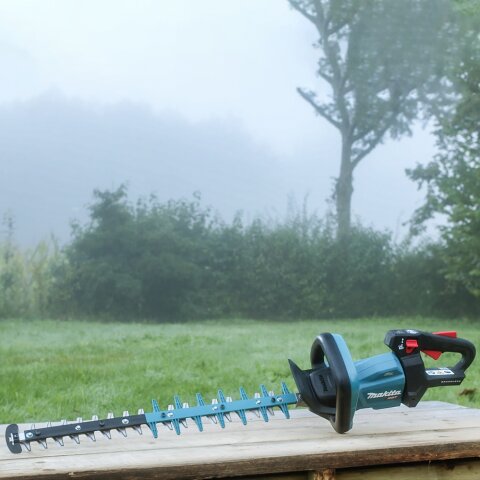 Makita UH004GD201 Akku-Heckenschere 60 cm 40V max. / 2,5 Ah, 2 Akkus + Ladegerät