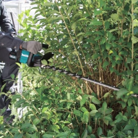 Makita UH004GD201 Akku-Heckenschere 60 cm 40V max. / 2,5 Ah, 2 Akkus + Ladegerät