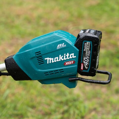 Makita UR006GM102 Akku-Freischneider 40V max., Zweihandgriff / 4,0 Ah, 1 Akku + Ladegerät