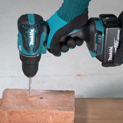 Makita DHP490RFX3 Akku-Schlagbohrschrauber 18V inkl. 2x Akku und Ladegerät im Transportkoffer