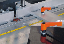 Werkstückanschläge und Maschinentisch der Hoffmann X-Line 20